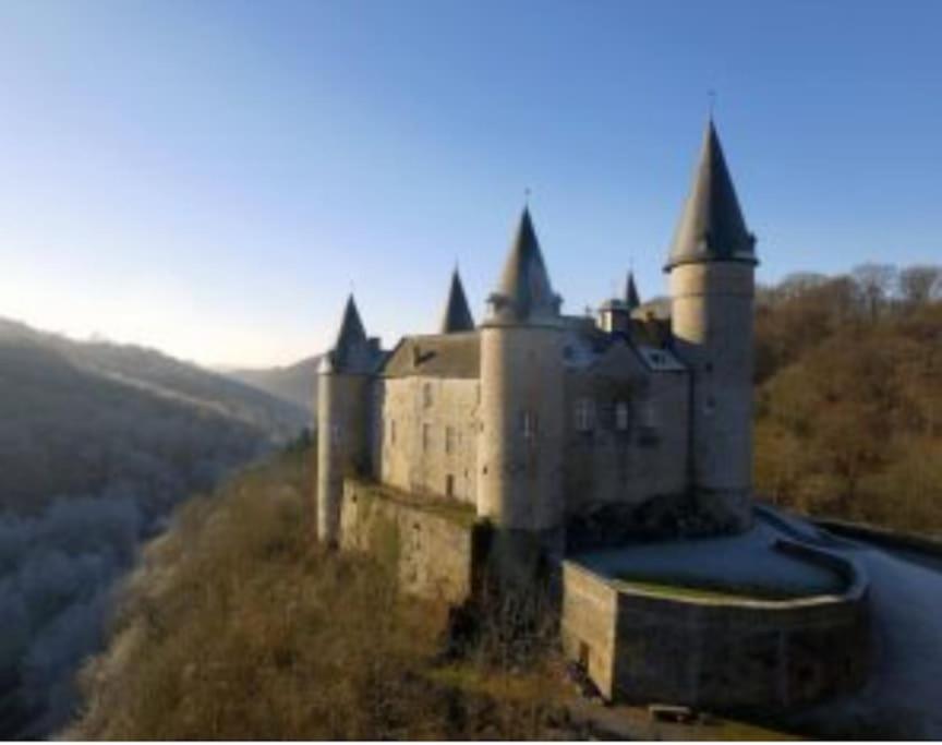 Laissez-Vous Enchanter Par La Vallee De La Meuse Hastiere-par-dela Extérieur photo