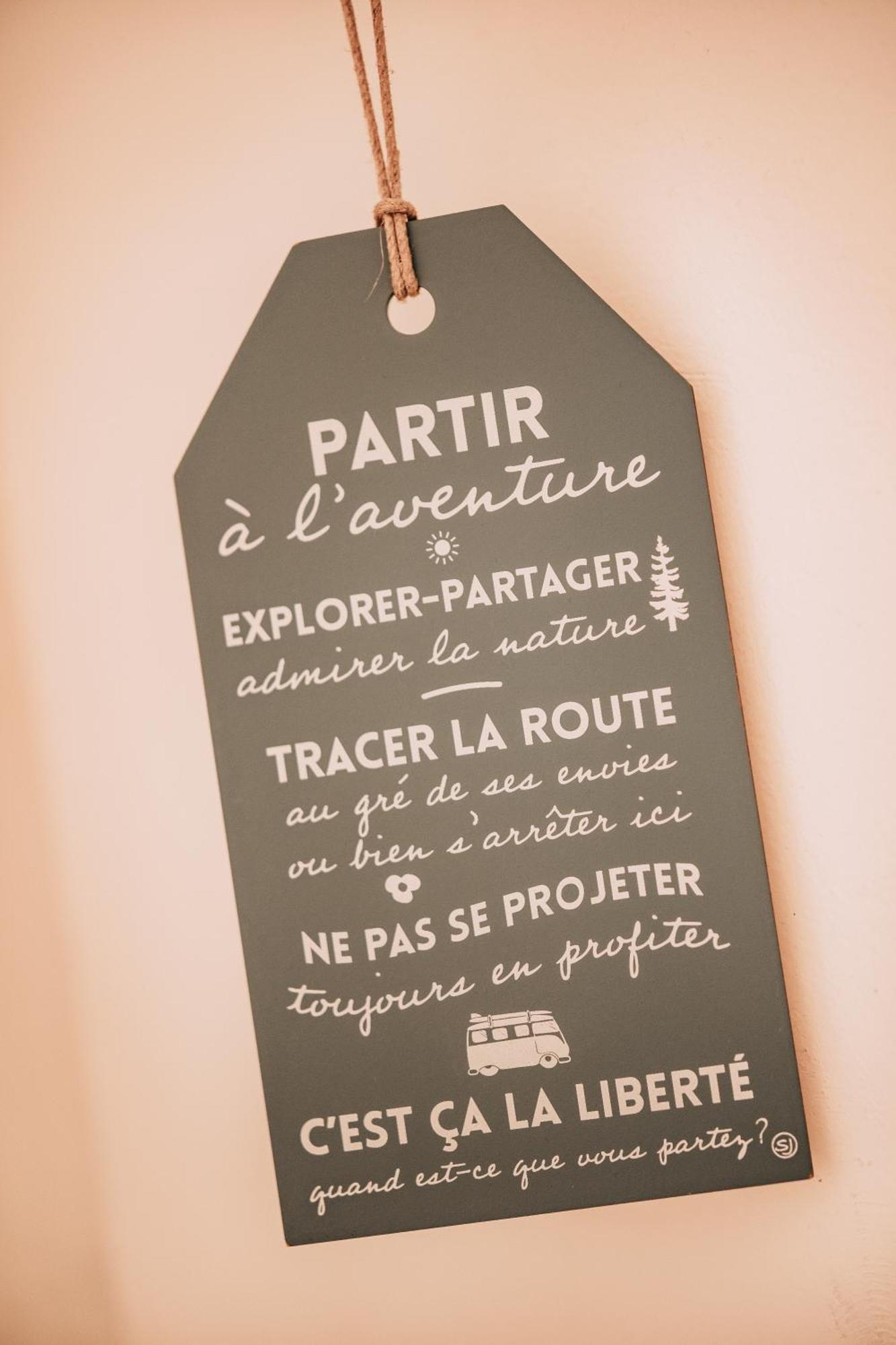 Laissez-Vous Enchanter Par La Vallee De La Meuse Hastiere-par-dela Extérieur photo